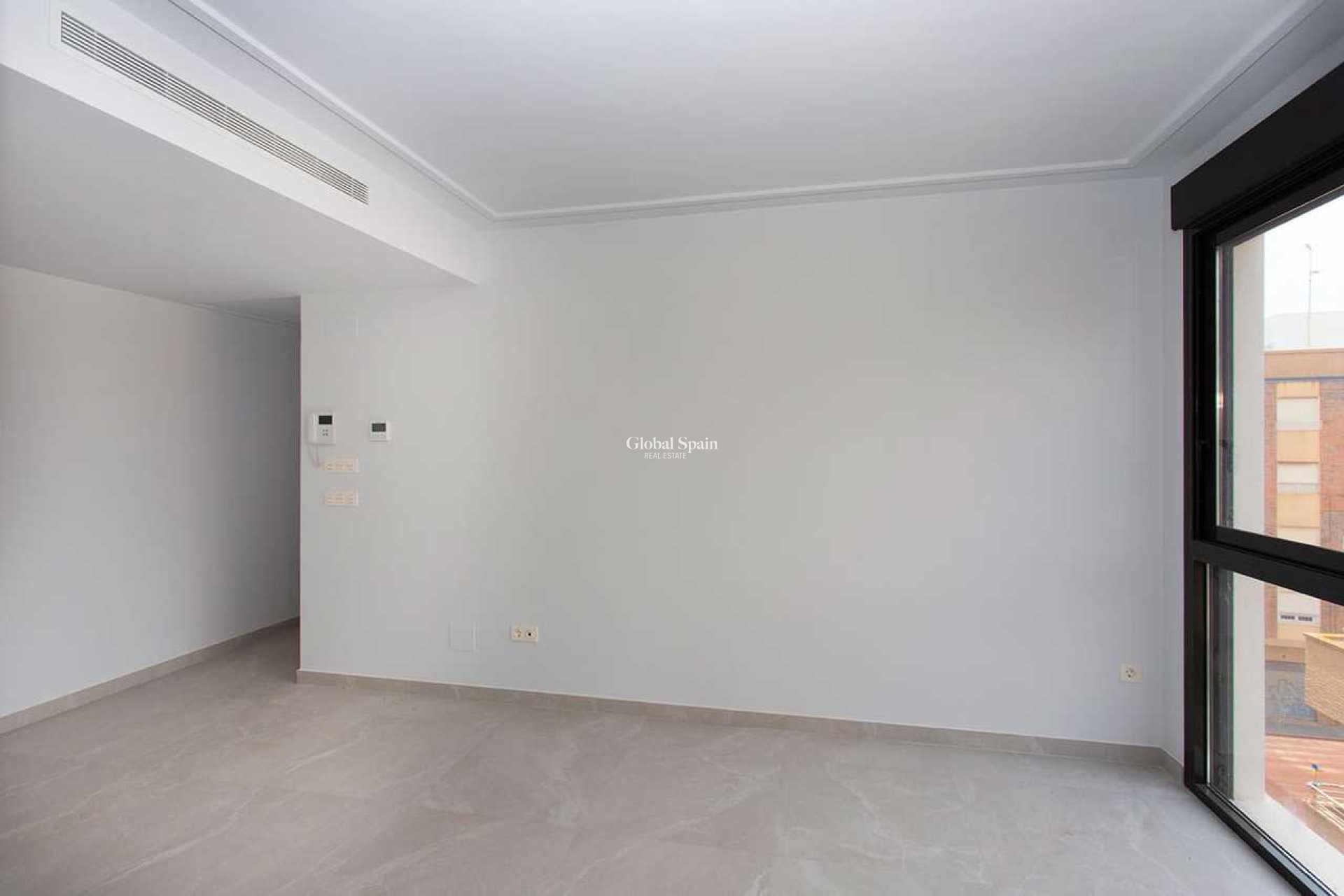 Odsprzedaż - MIESZKANIE -
TORREVIEJA - 