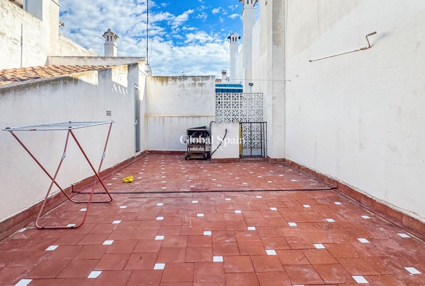 Odsprzedaż - MIESZKANIE -
TORREVIEJA - 