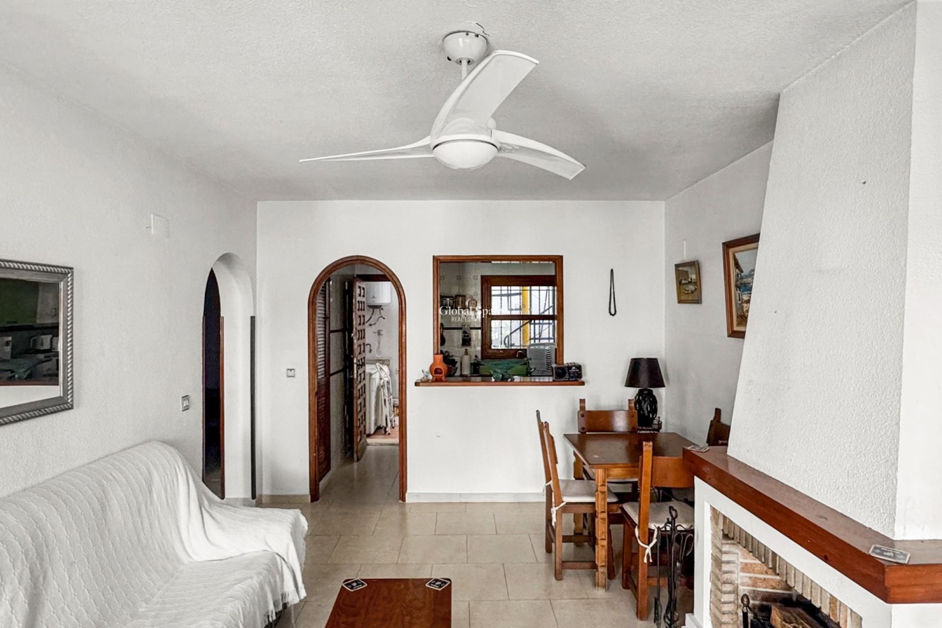 Odsprzedaż - MIESZKANIE -
TORREVIEJA - 