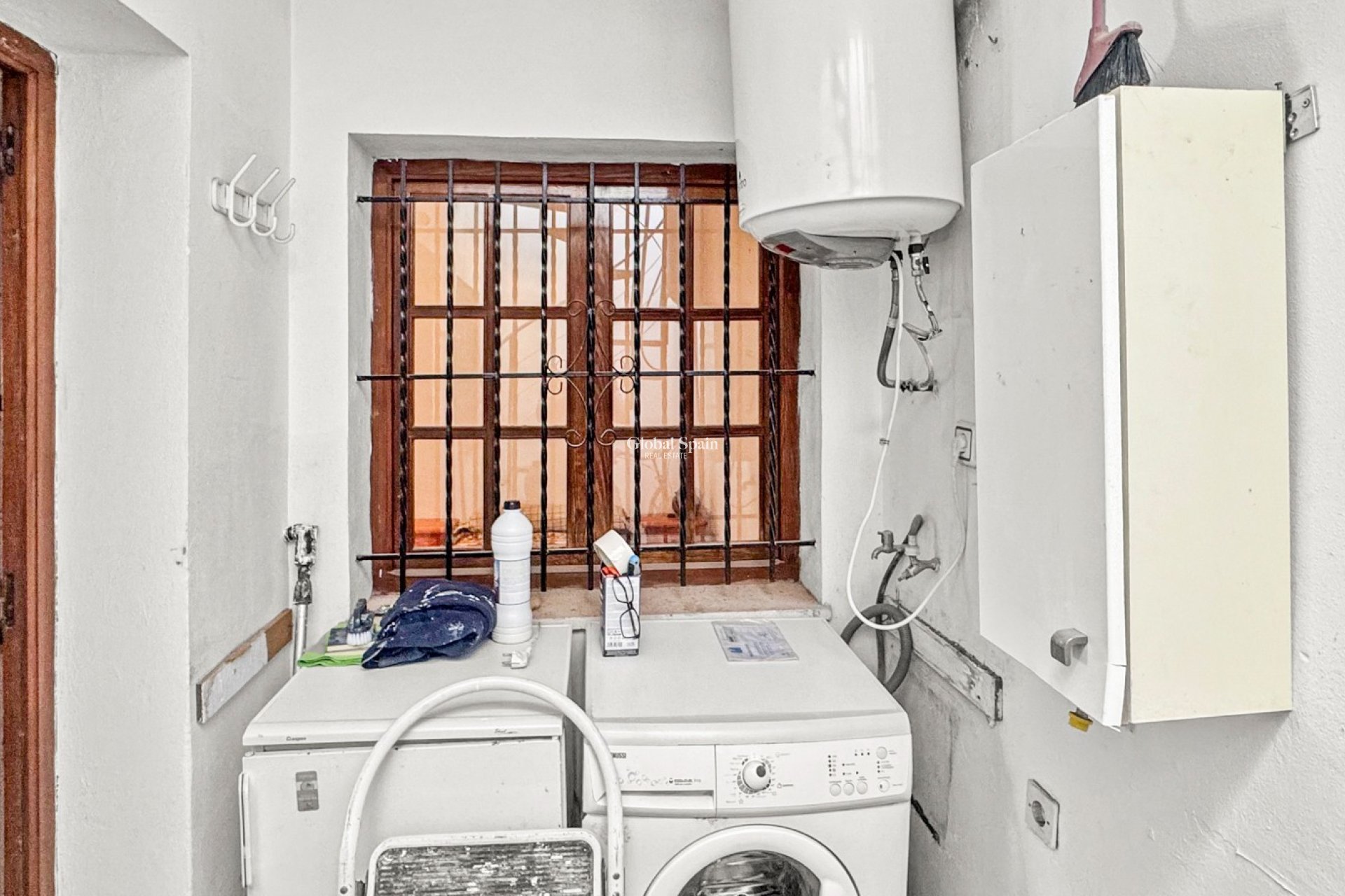 Odsprzedaż - MIESZKANIE -
TORREVIEJA - 