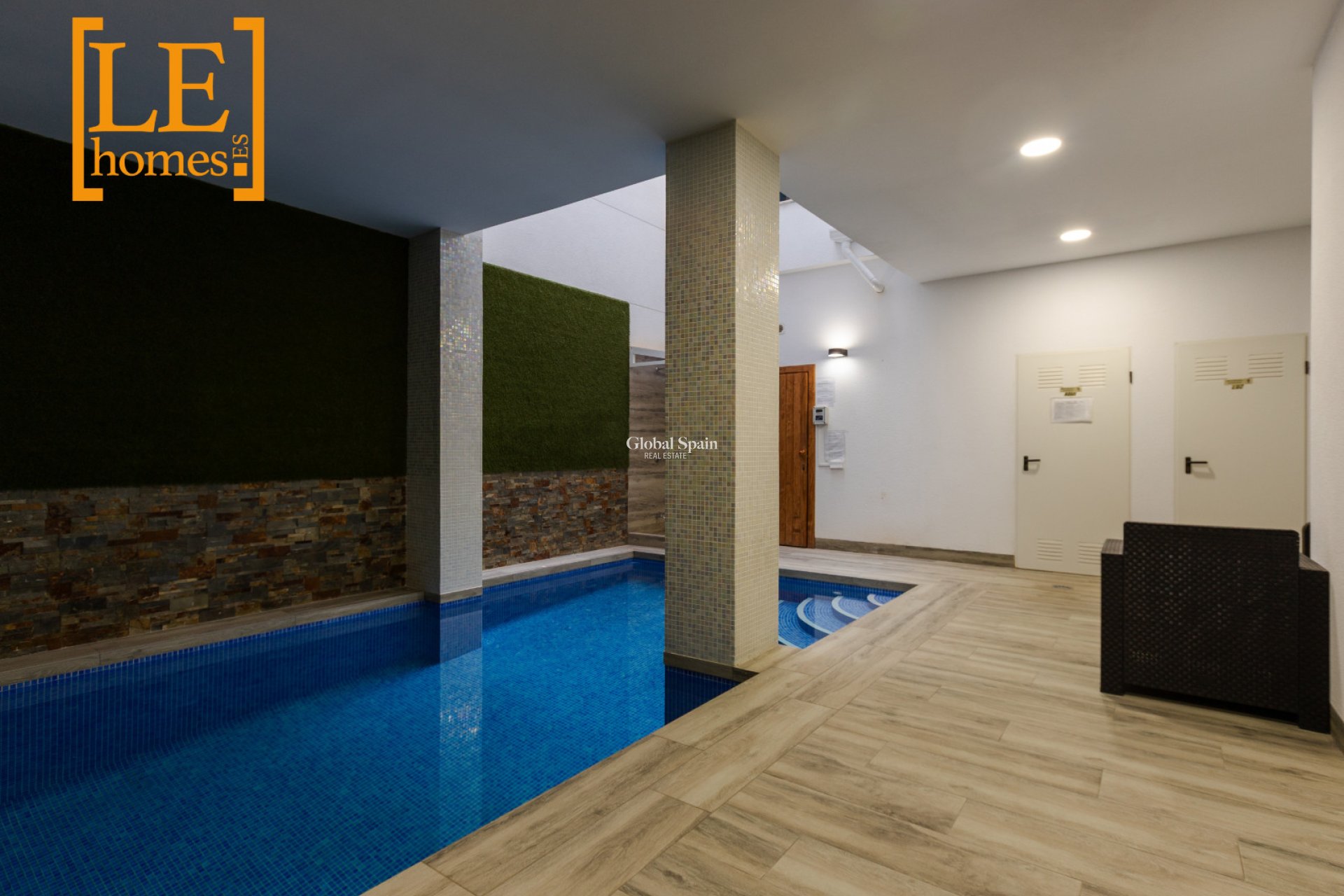 Odsprzedaż - MIESZKANIE -
TORREVIEJA - 