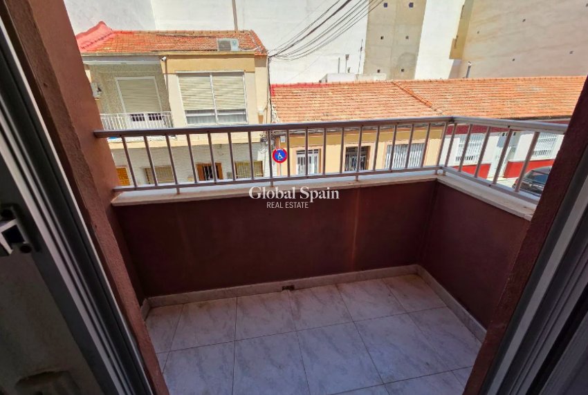 Odsprzedaż - MIESZKANIE -
TORREVIEJA - 
