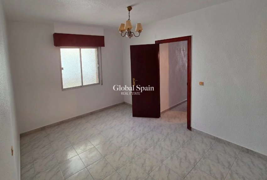 Odsprzedaż - MIESZKANIE -
TORREVIEJA - 