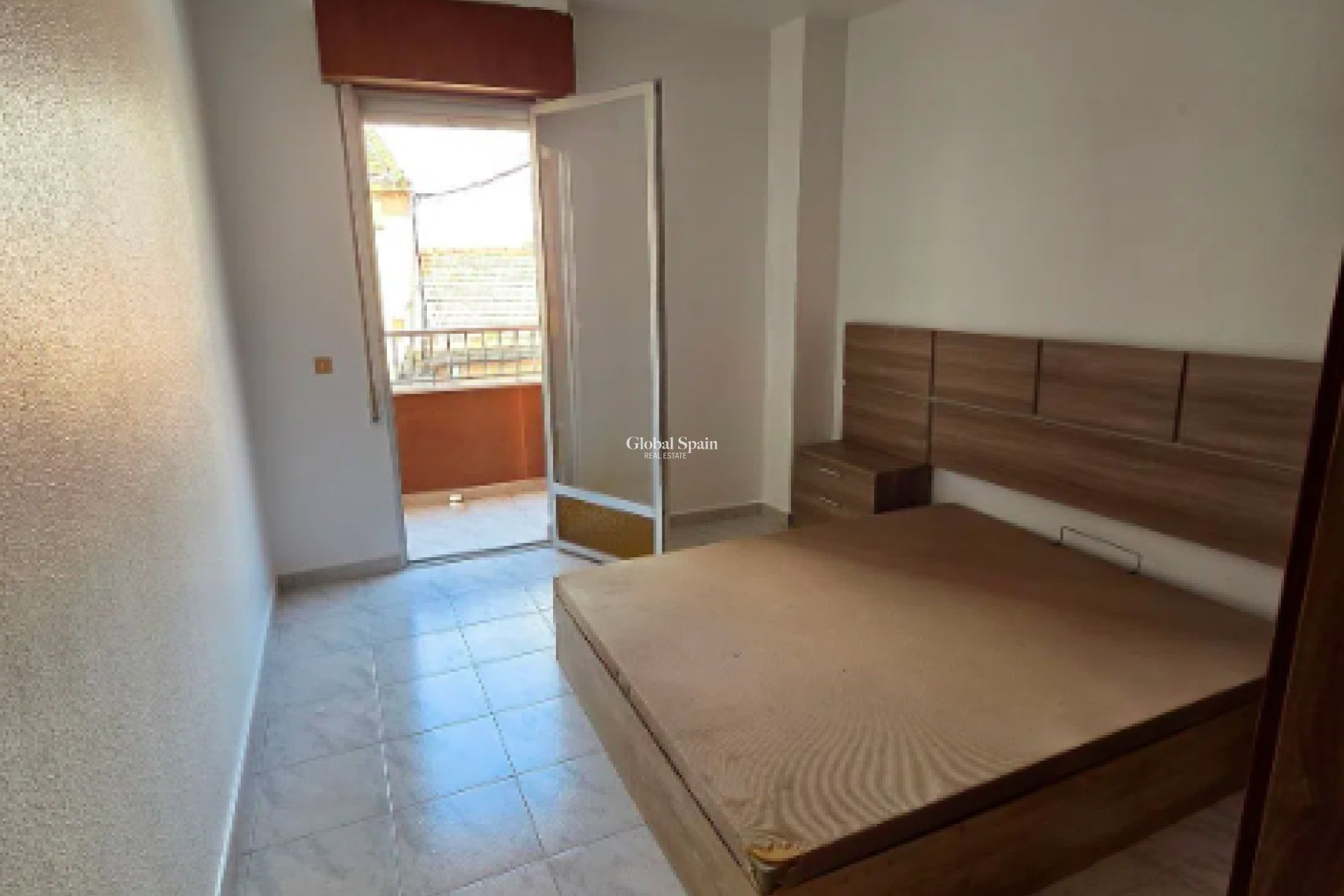 Odsprzedaż - MIESZKANIE -
TORREVIEJA - 
