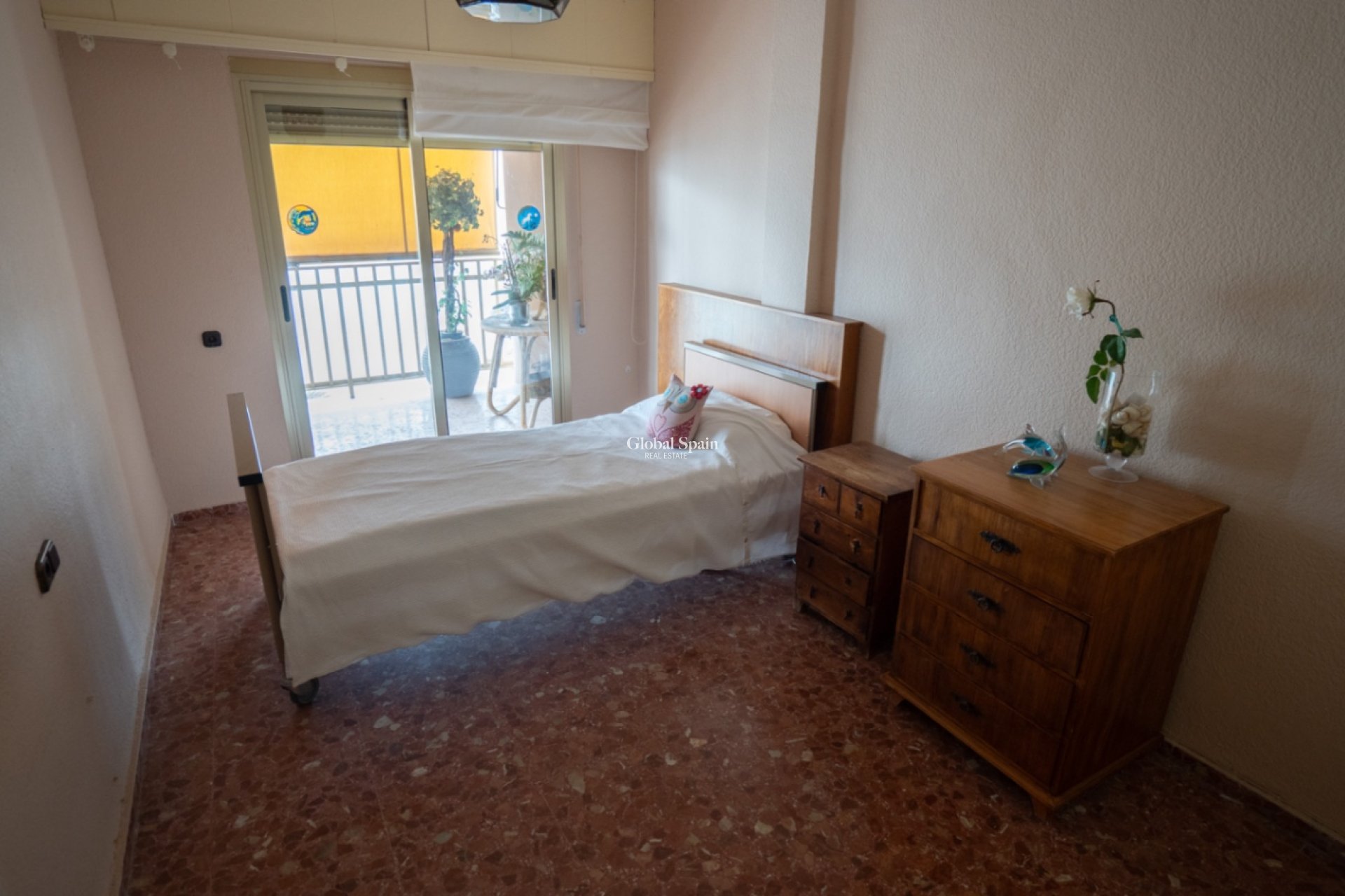 Odsprzedaż - MIESZKANIE -
TORREVIEJA - 