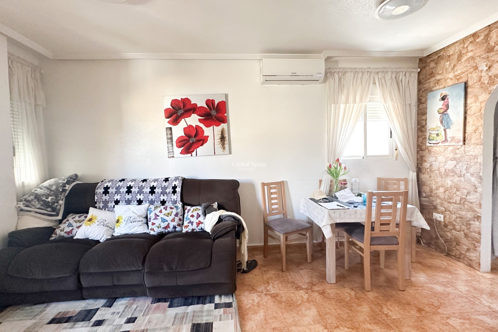 Odsprzedaż - MIESZKANIE -
TORREVIEJA - 