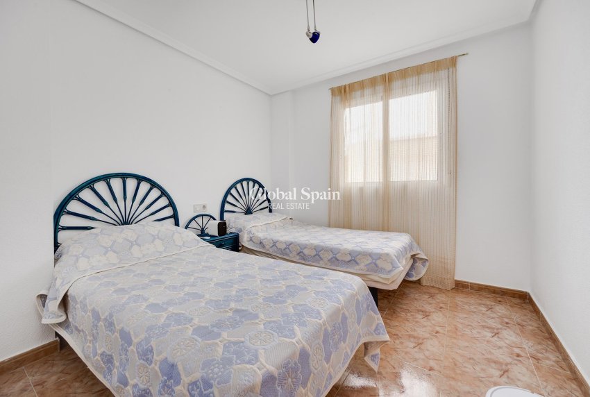 Odsprzedaż - MIESZKANIE -
TORREVIEJA - 