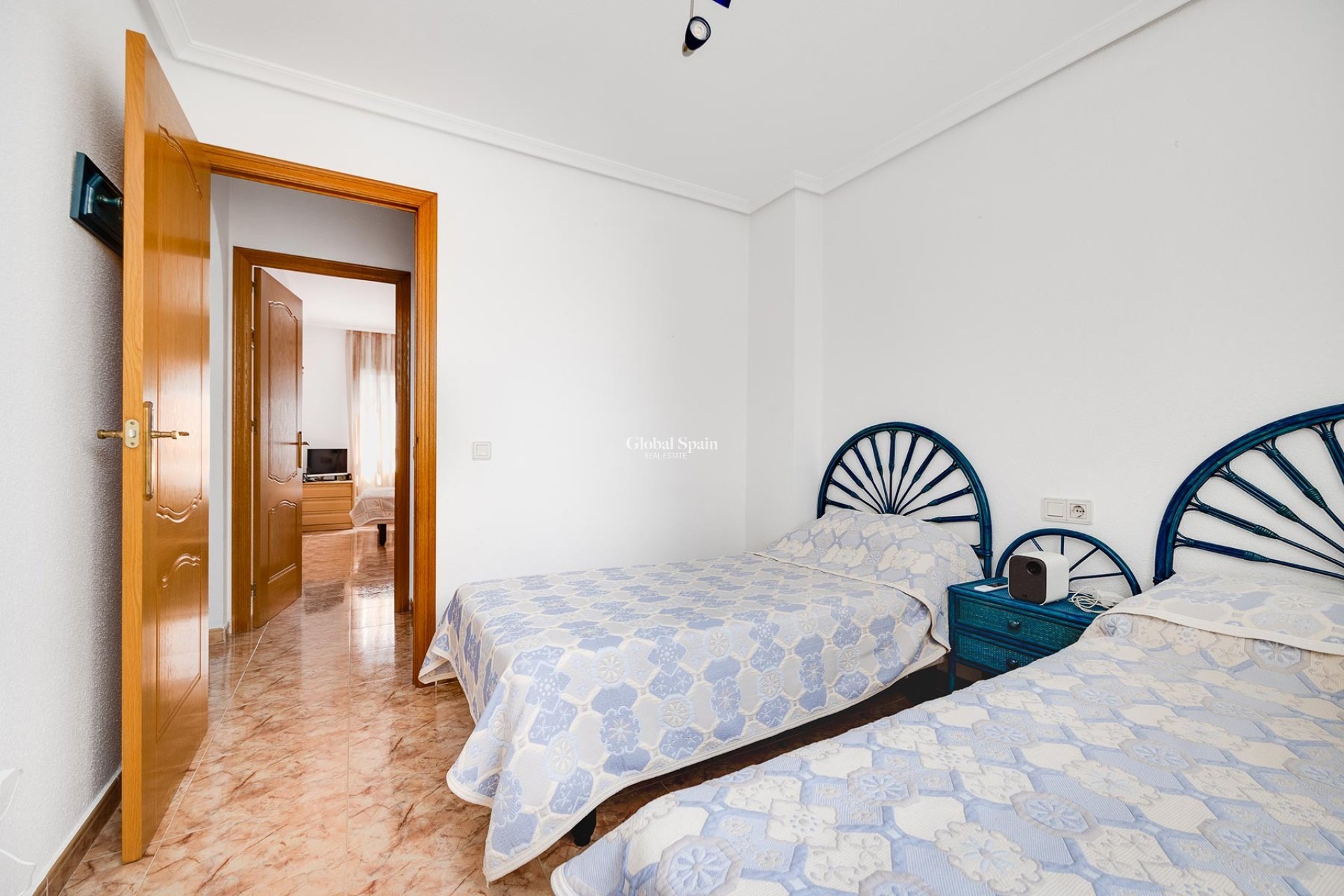 Odsprzedaż - MIESZKANIE -
TORREVIEJA - 