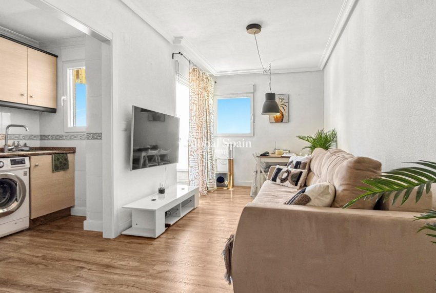 Odsprzedaż - MIESZKANIE -
TORREVIEJA - 