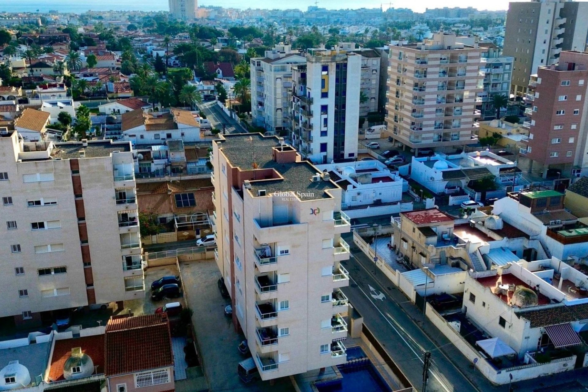 Odsprzedaż - MIESZKANIE -
TORREVIEJA - 