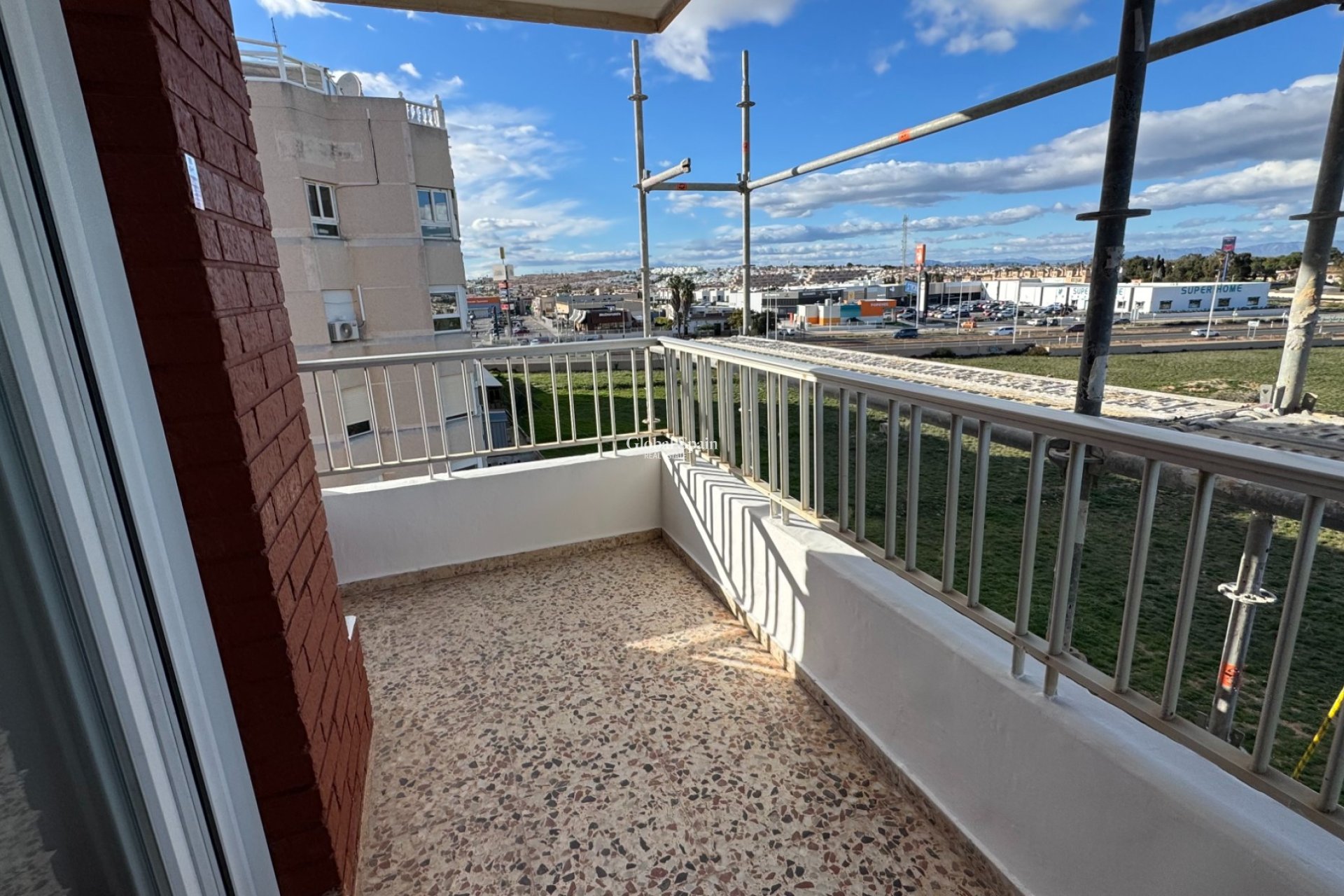 Odsprzedaż - MIESZKANIE -
TORREVIEJA - 