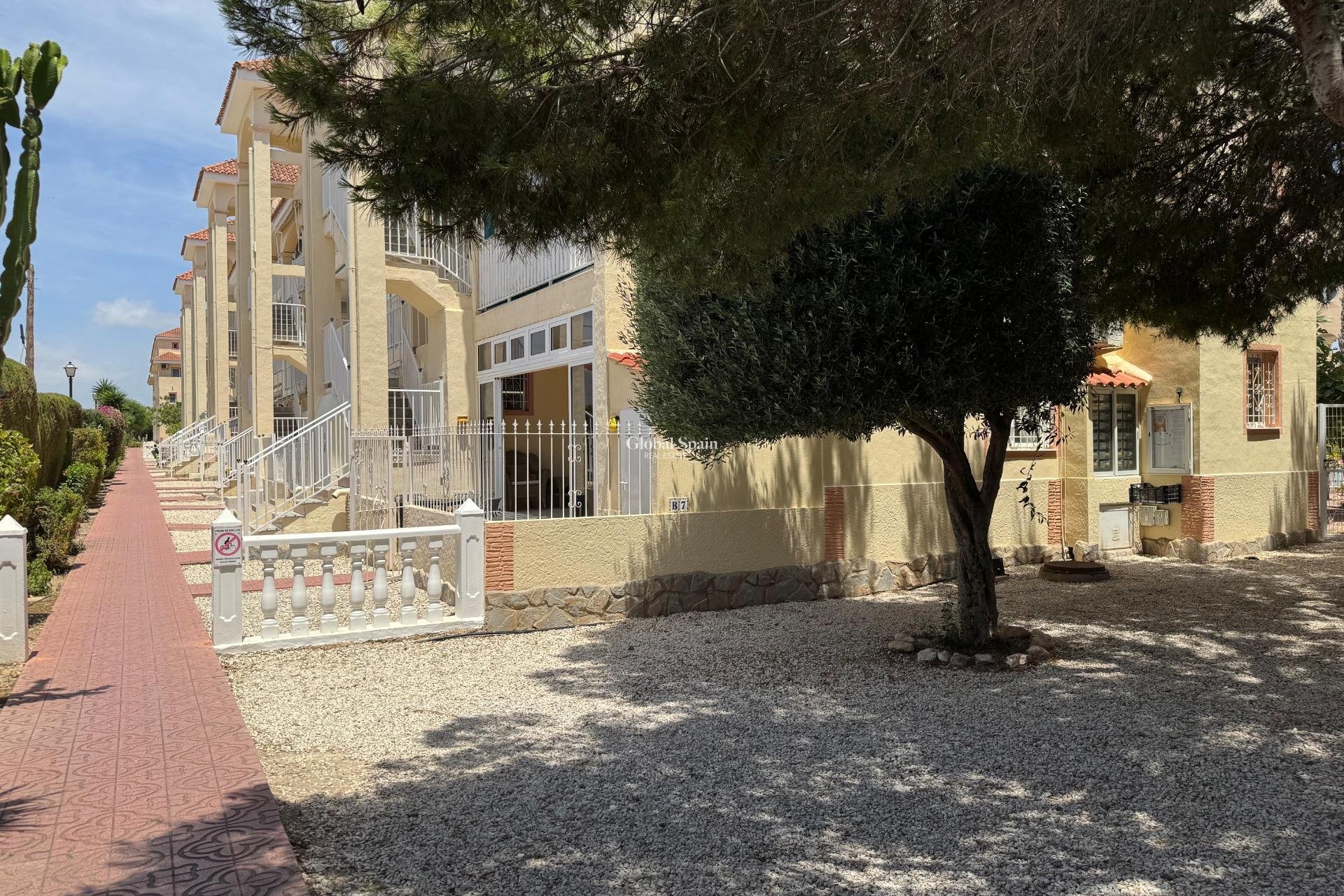 Odsprzedaż - MIESZKANIE -
TORREVIEJA - 