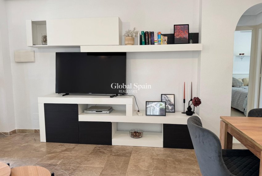 Odsprzedaż - MIESZKANIE -
TORREVIEJA - 