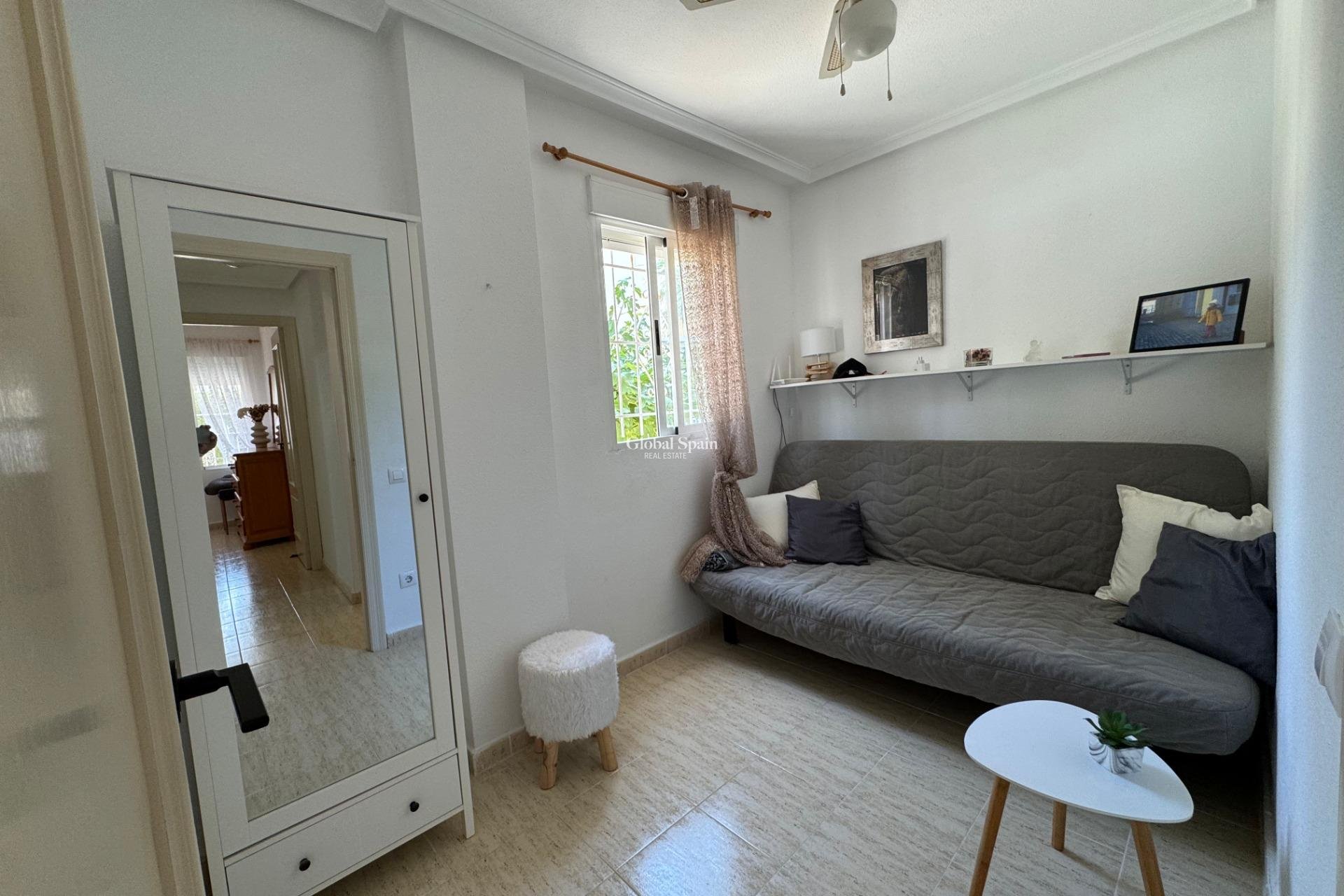 Odsprzedaż - MIESZKANIE -
TORREVIEJA - 