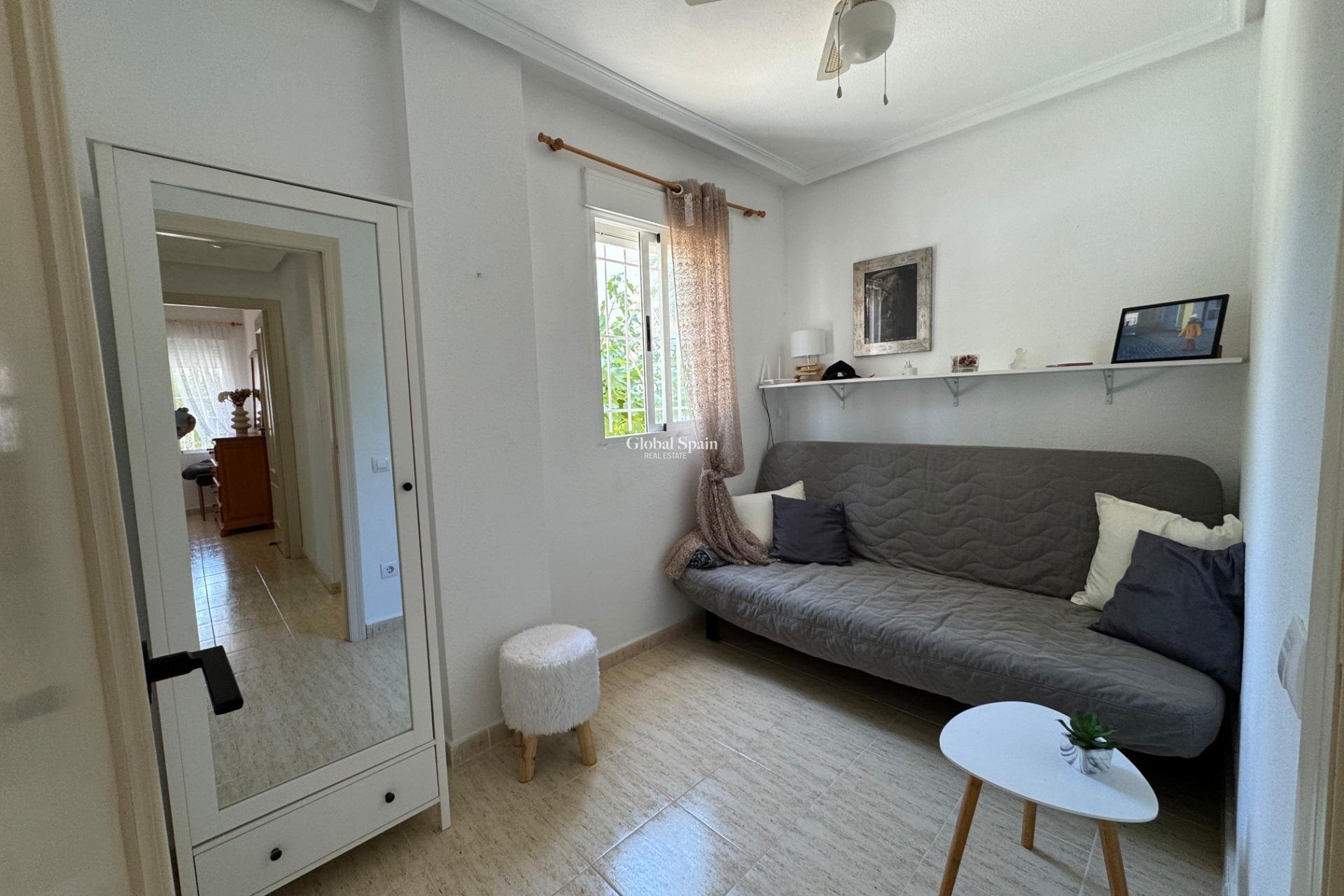 Odsprzedaż - MIESZKANIE -
TORREVIEJA - 