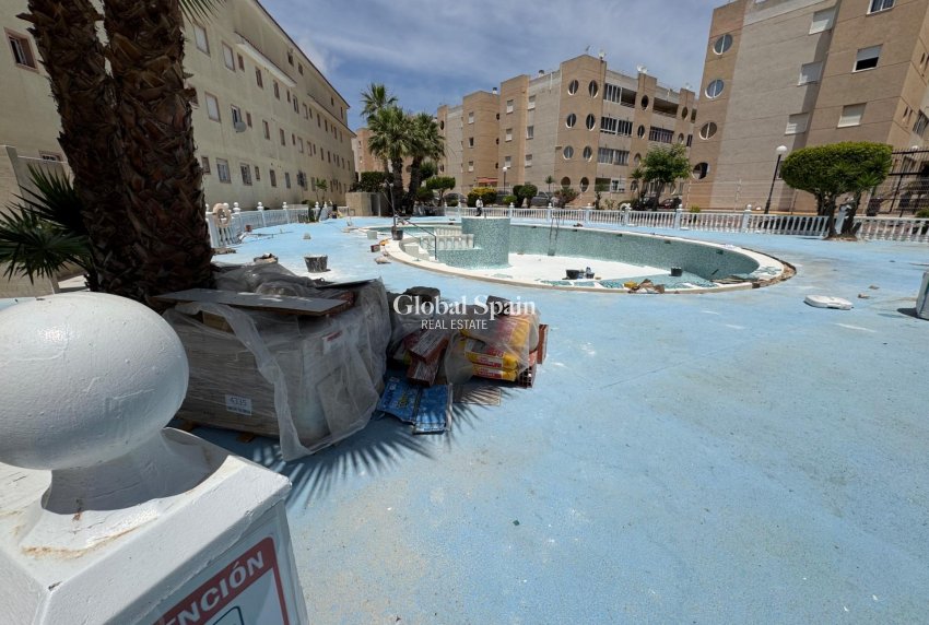Odsprzedaż - MIESZKANIE -
TORREVIEJA - 