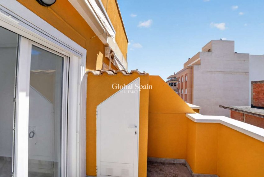 Odsprzedaż - MIESZKANIE -
TORREVIEJA - 