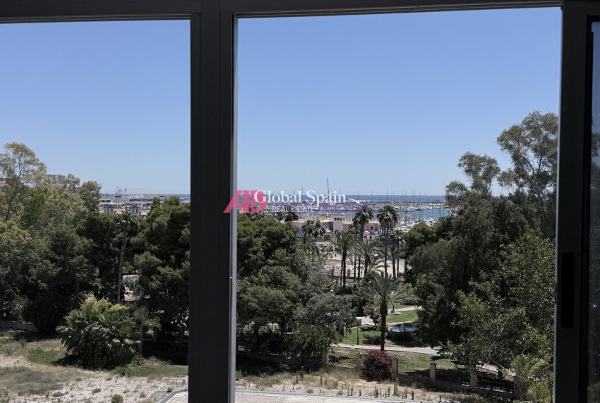 Odsprzedaż - MIESZKANIE -
TORREVIEJA - 