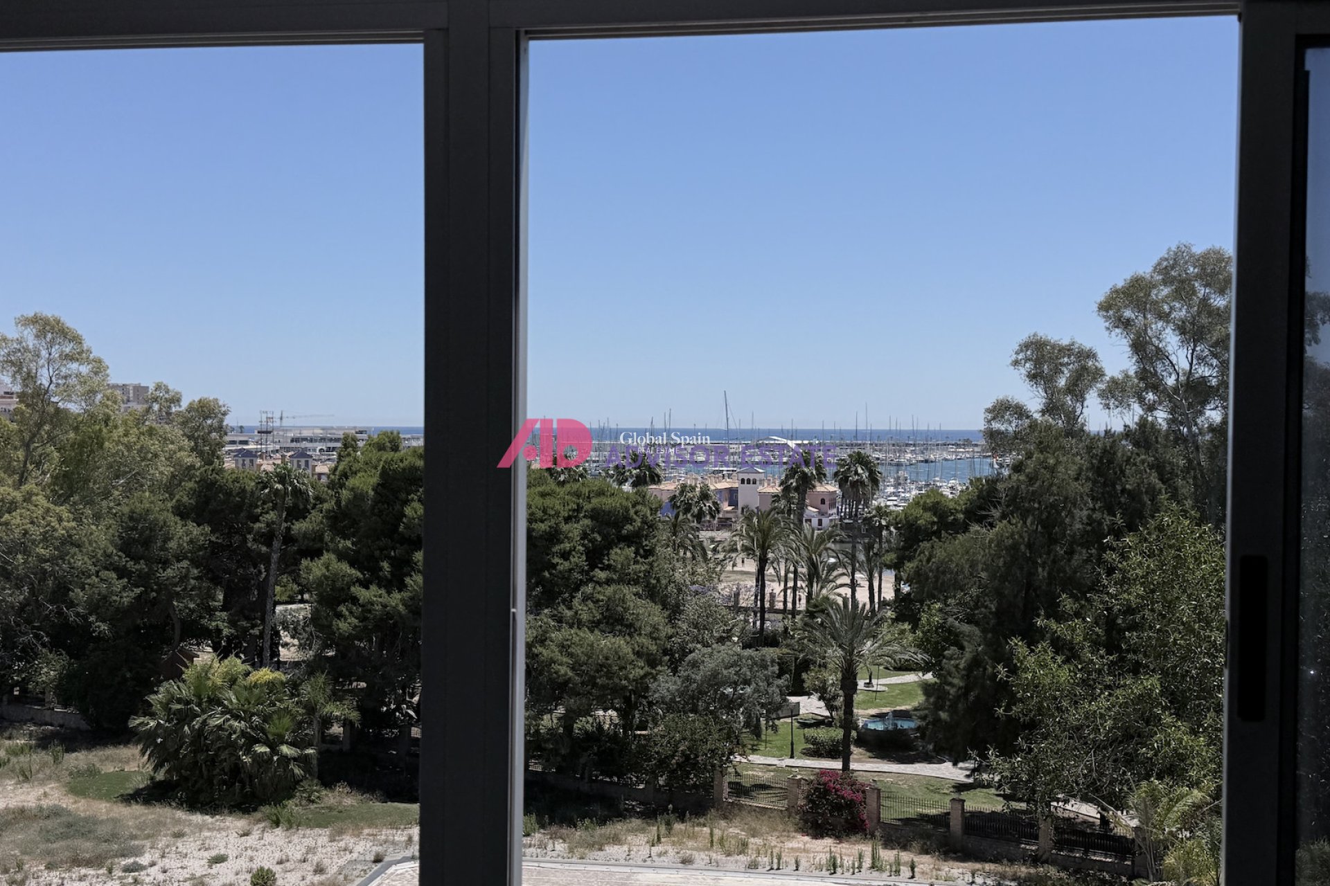 Odsprzedaż - MIESZKANIE -
TORREVIEJA - 