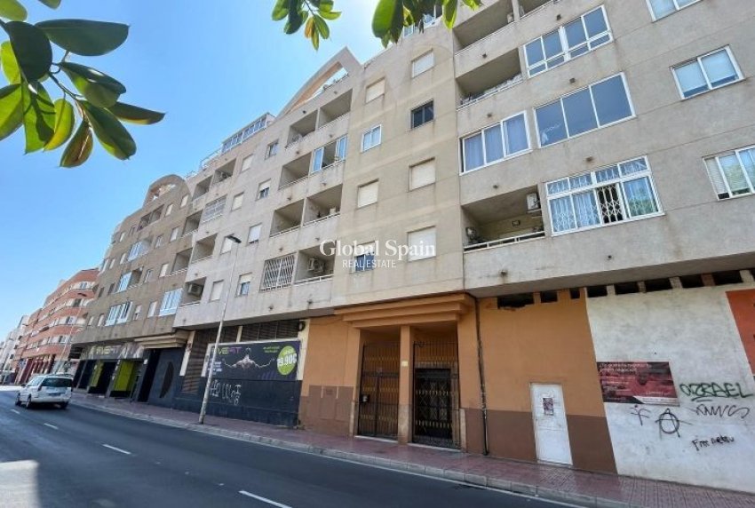 Odsprzedaż - MIESZKANIE -
TORREVIEJA - 