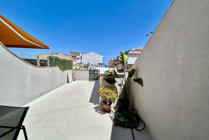 Odsprzedaż - MIESZKANIE -
TORREVIEJA - 