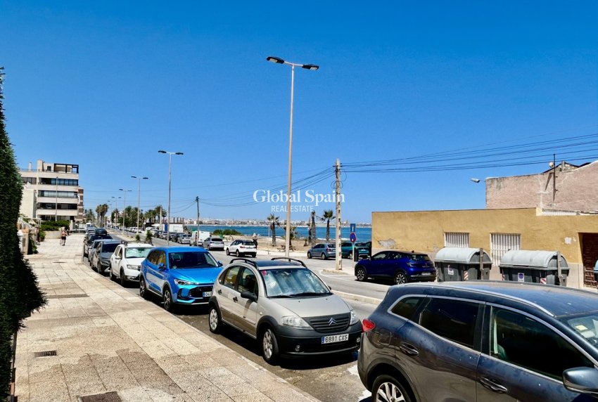 Odsprzedaż - MIESZKANIE -
TORREVIEJA - 