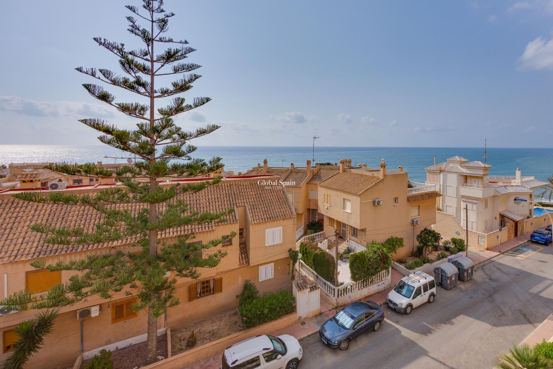 Odsprzedaż - MIESZKANIE -
TORREVIEJA - 