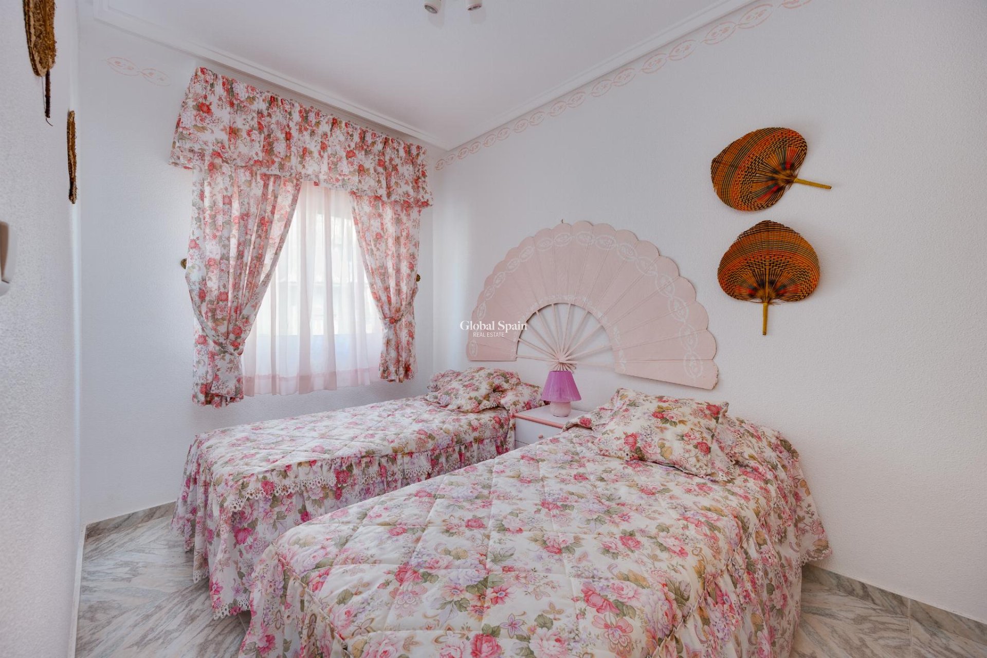 Odsprzedaż - MIESZKANIE -
TORREVIEJA - 