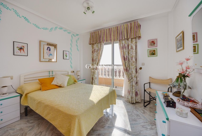 Odsprzedaż - MIESZKANIE -
TORREVIEJA - 