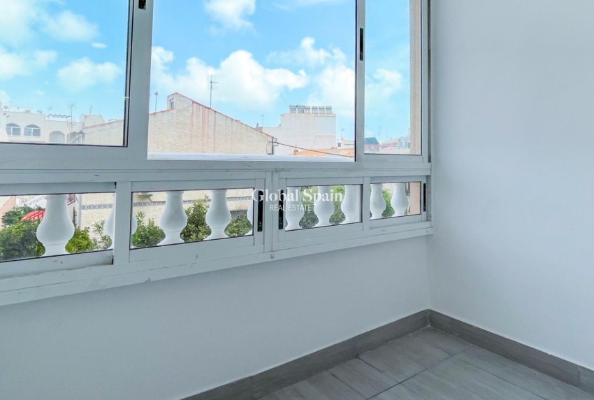 Odsprzedaż - MIESZKANIE -
TORREVIEJA - 