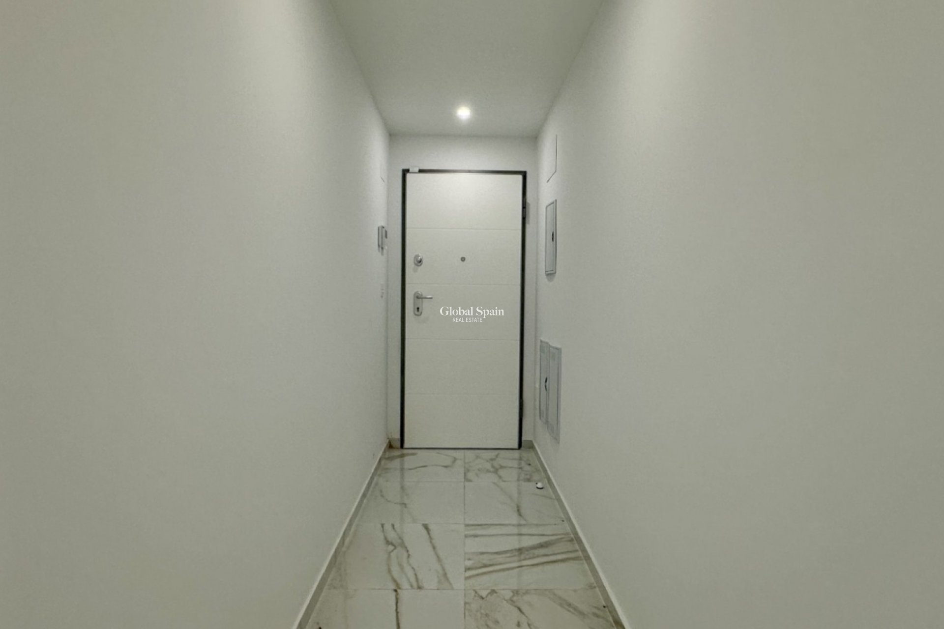 Odsprzedaż - MIESZKANIE -
TORREVIEJA - 