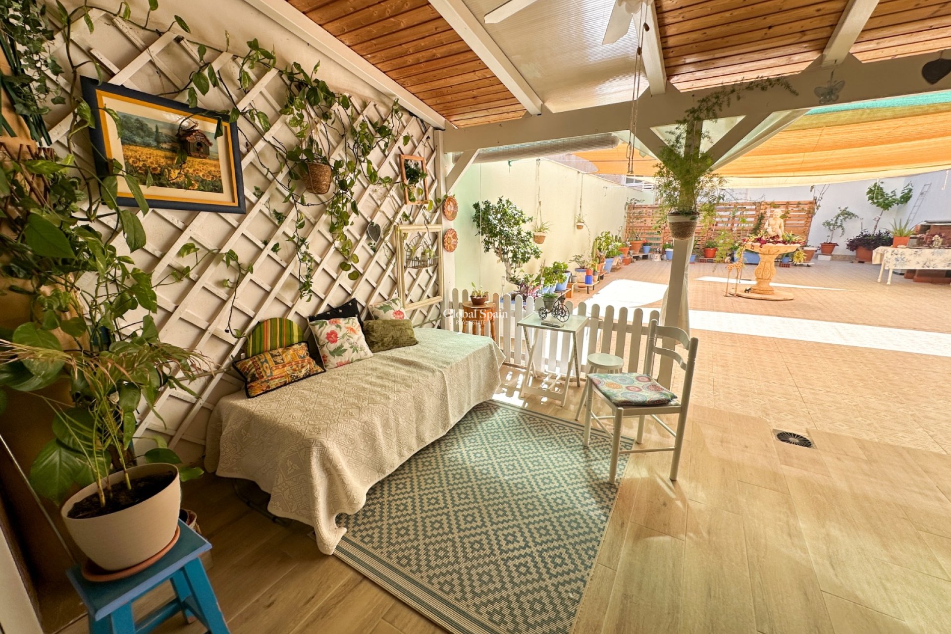 Odsprzedaż - MIESZKANIE -
TORREVIEJA - 