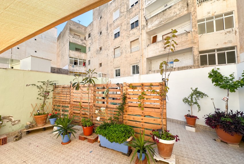 Odsprzedaż - MIESZKANIE -
TORREVIEJA - 