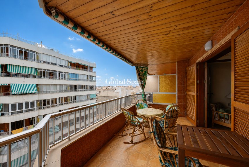 Odsprzedaż - MIESZKANIE -
TORREVIEJA - 