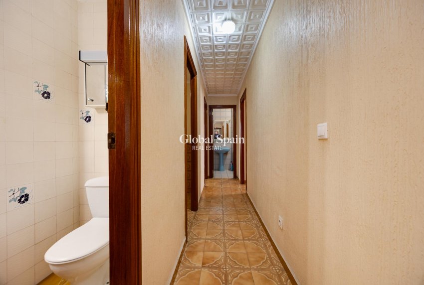 Odsprzedaż - MIESZKANIE -
TORREVIEJA - 