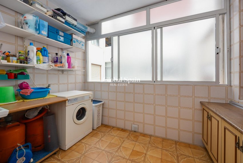 Odsprzedaż - MIESZKANIE -
TORREVIEJA - 