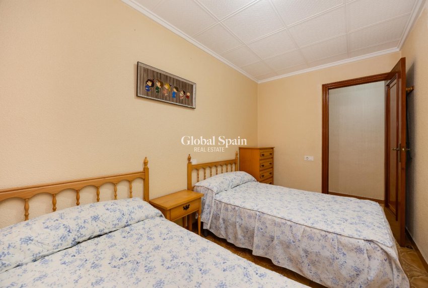 Odsprzedaż - MIESZKANIE -
TORREVIEJA - 