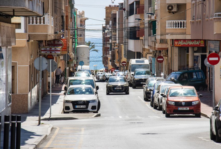 Odsprzedaż - MIESZKANIE -
TORREVIEJA - 