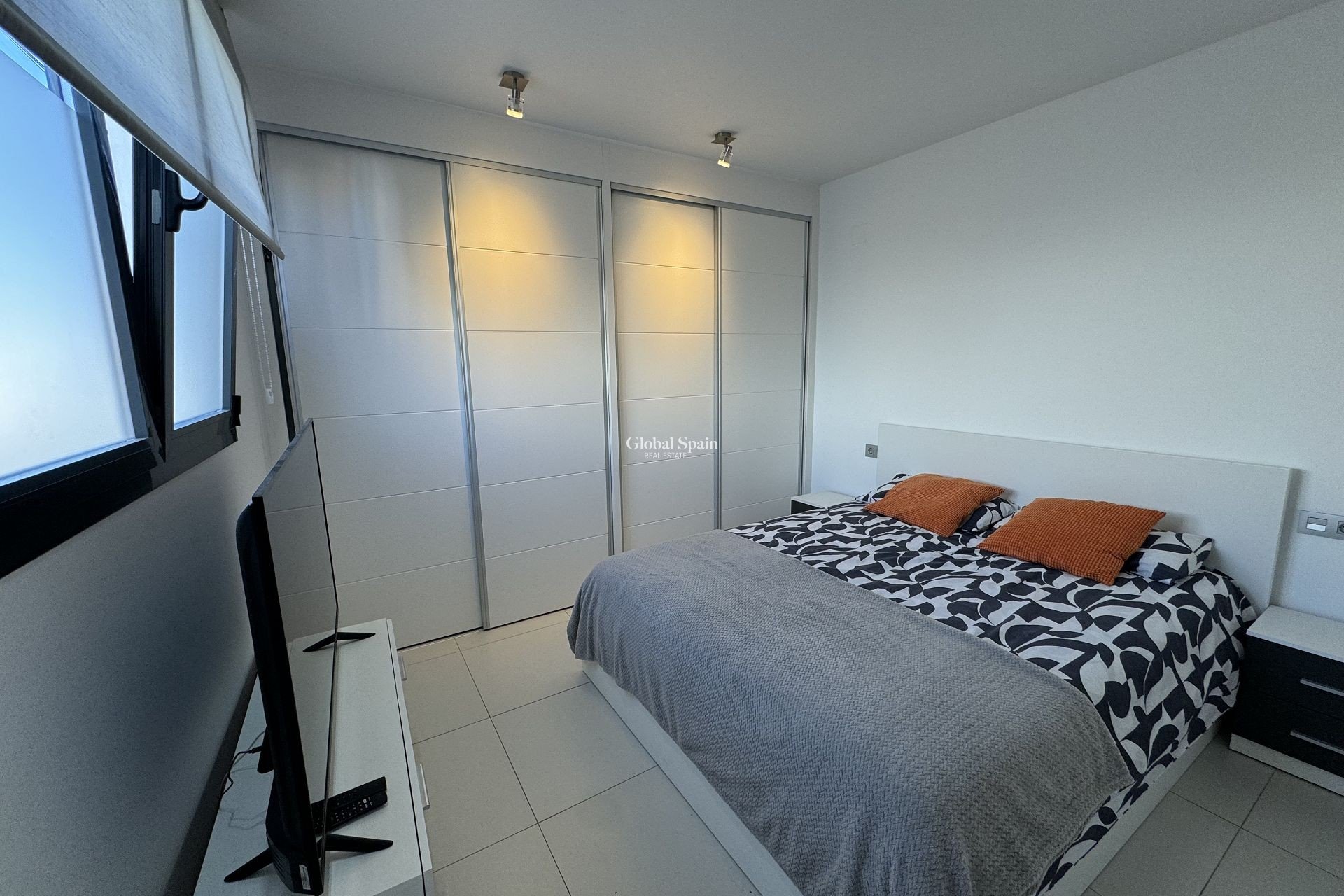 Odsprzedaż - MIESZKANIE -
TORREVIEJA - 