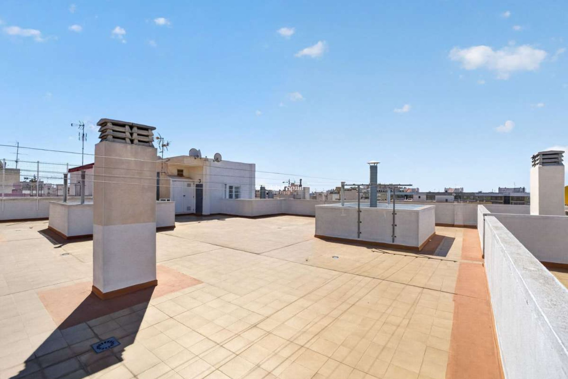 Odsprzedaż - MIESZKANIE -
TORREVIEJA - 