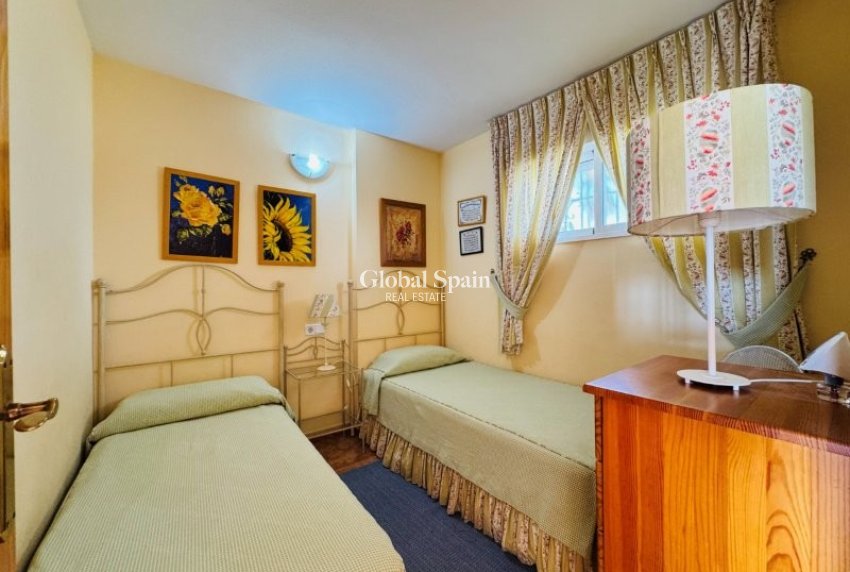 Odsprzedaż - MIESZKANIE -
TORREVIEJA - 