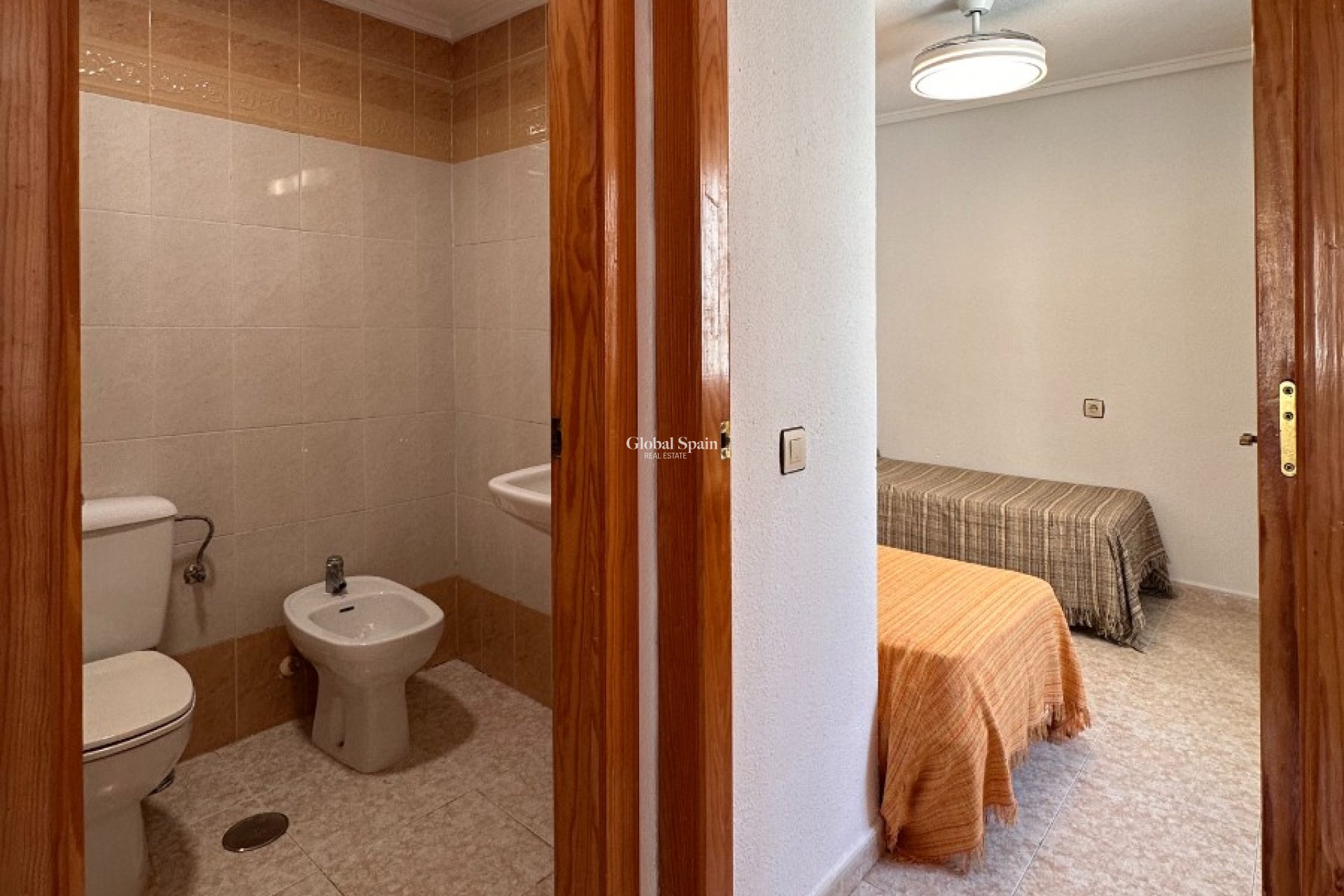 Odsprzedaż - MIESZKANIE -
TORREVIEJA - 