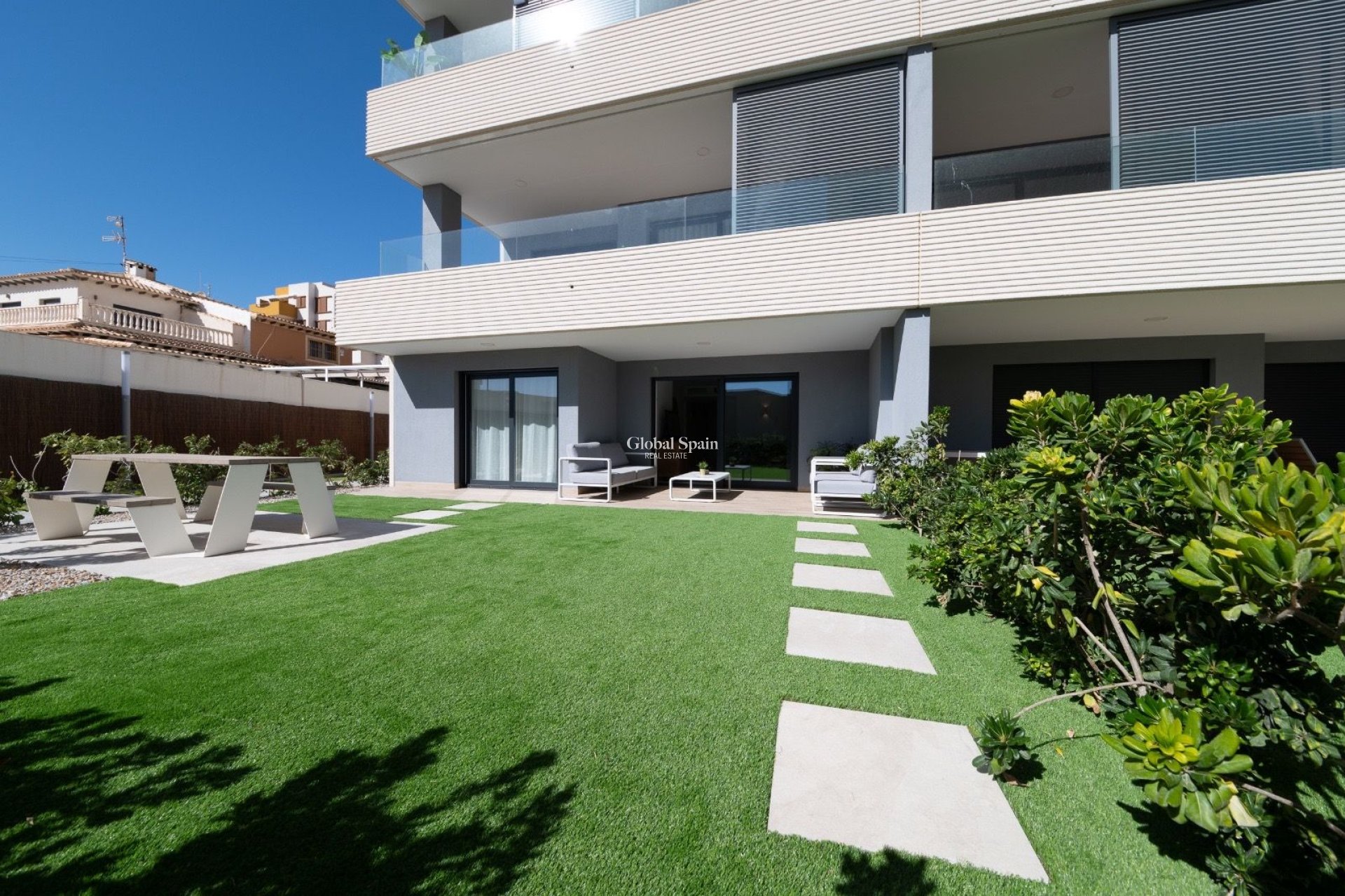 Odsprzedaż - MIESZKANIE -
TORREVIEJA - 