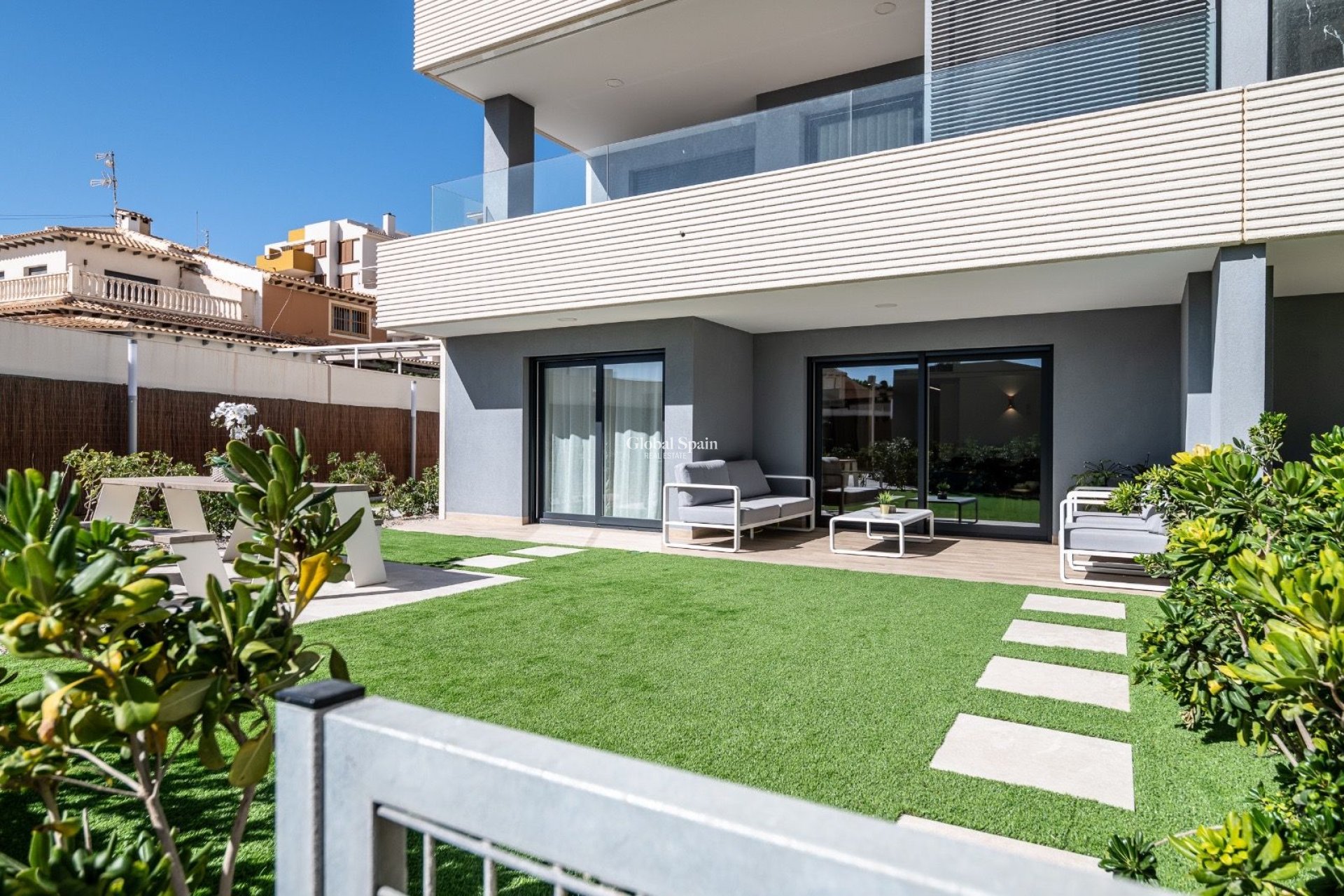 Odsprzedaż - MIESZKANIE -
TORREVIEJA - 