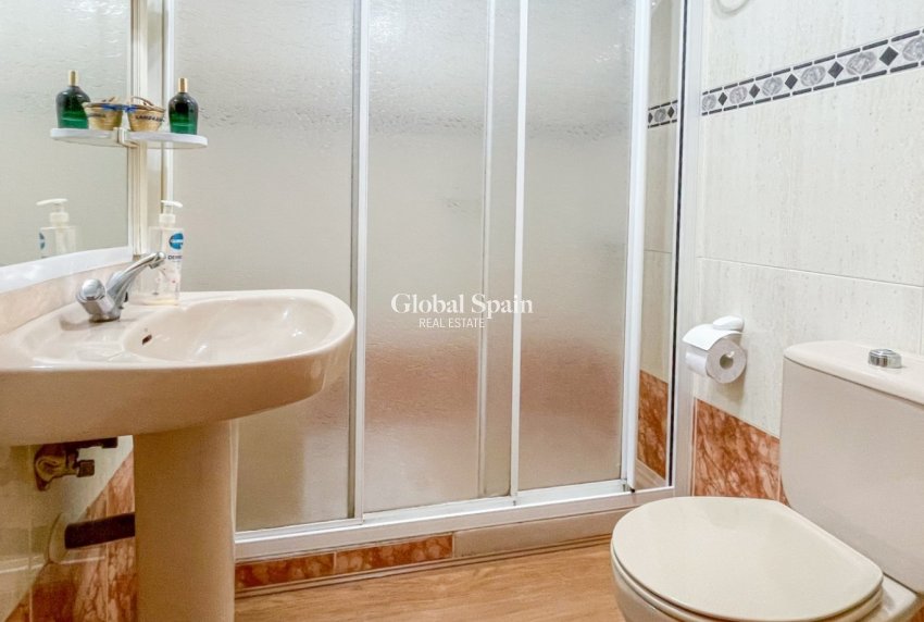 Odsprzedaż - MIESZKANIE -
TORREVIEJA - 