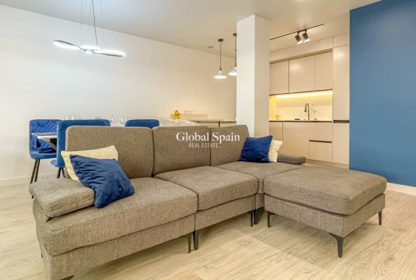 Odsprzedaż - MIESZKANIE -
TORREVIEJA - 