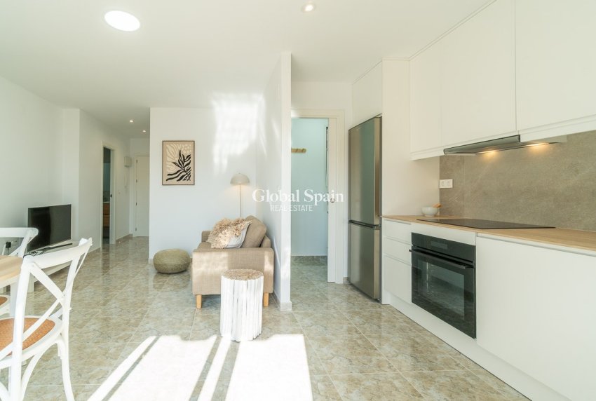 Odsprzedaż - MIESZKANIE -
TORREVIEJA - 