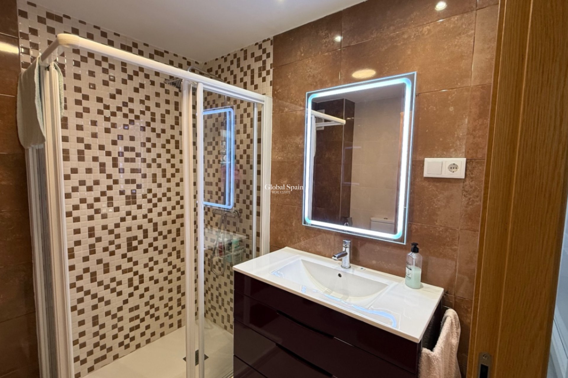 Odsprzedaż - MIESZKANIE -
TORREVIEJA - 