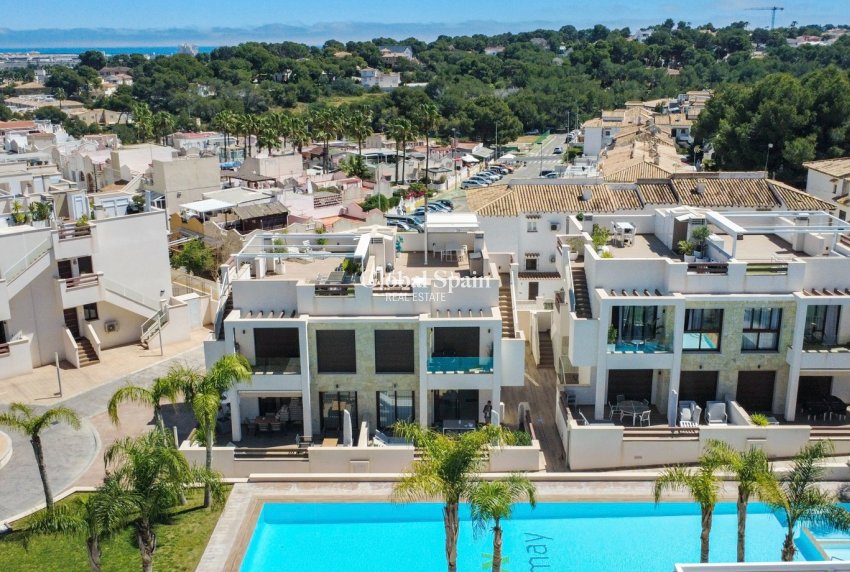 Odsprzedaż - MIESZKANIE -
TORREVIEJA - 
