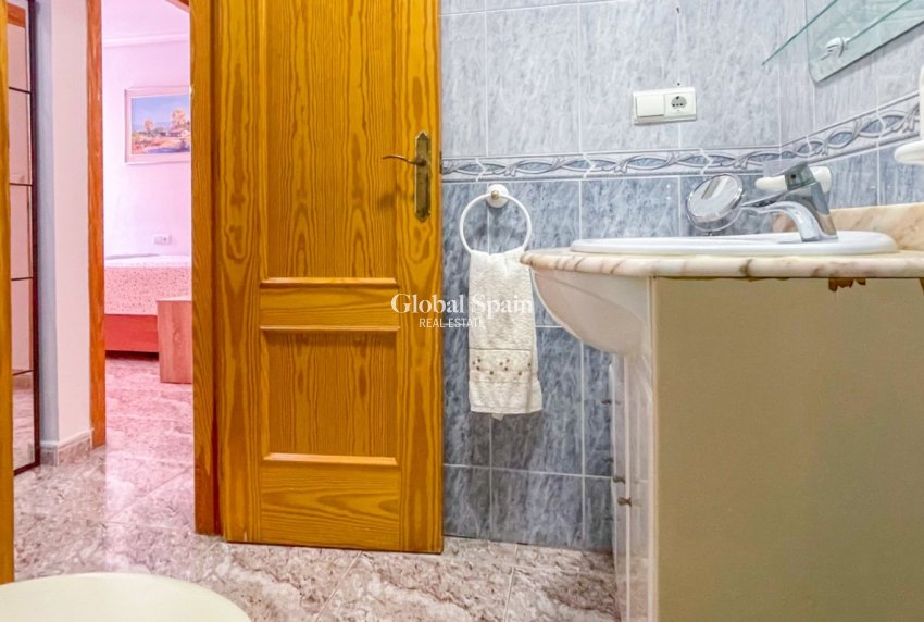 Odsprzedaż - MIESZKANIE -
TORREVIEJA - 